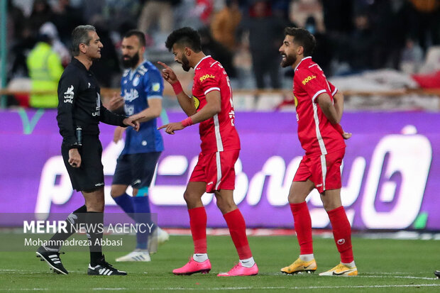 نظر کارشناس داوری در مورد صحنه‌های مشکوک دیدار استقلال و پرسپولیس